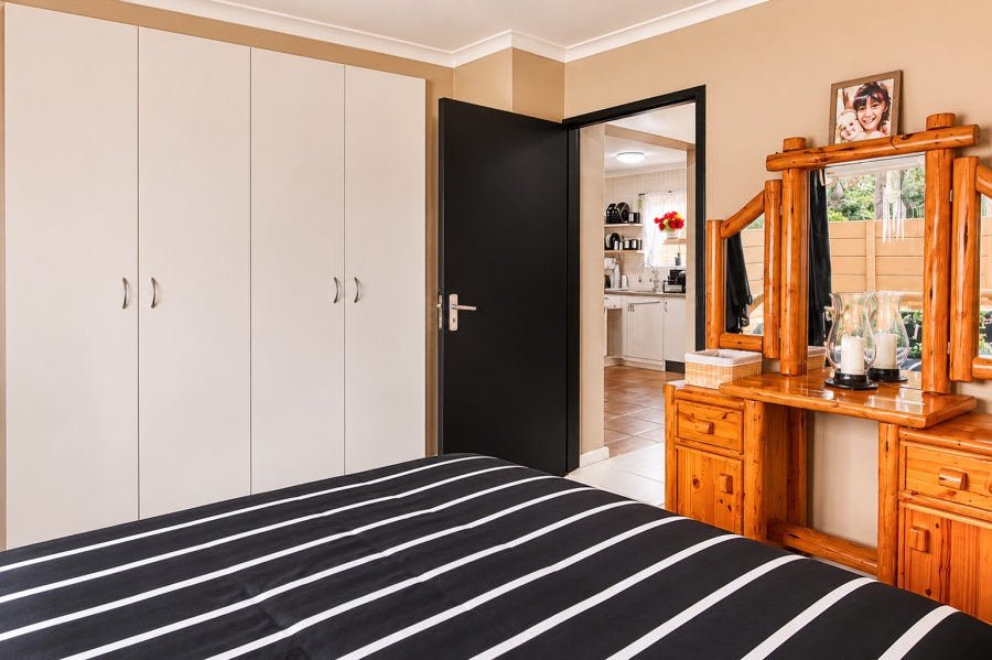 2 Bedroom Property for Sale in Sea Breeze Western Cape